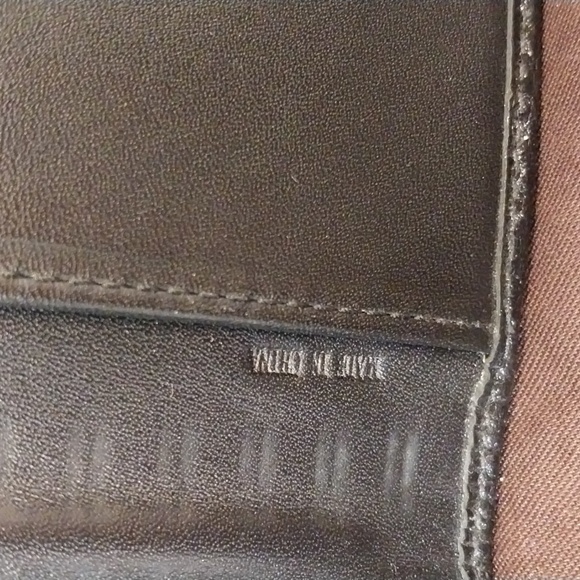 Black Pebbled Leather Turn-lock Notebook/Passport/Wallet-Coach Label, no Pen - Picture 6 of 10